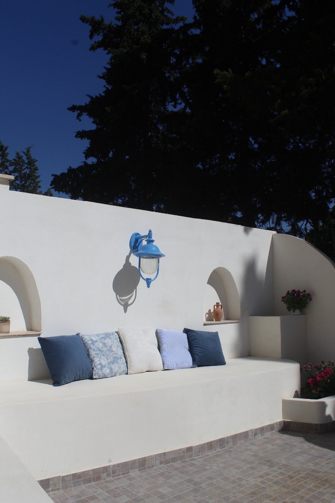 Hibiscus, Comfortable and Elegant Accommodation with Terrace